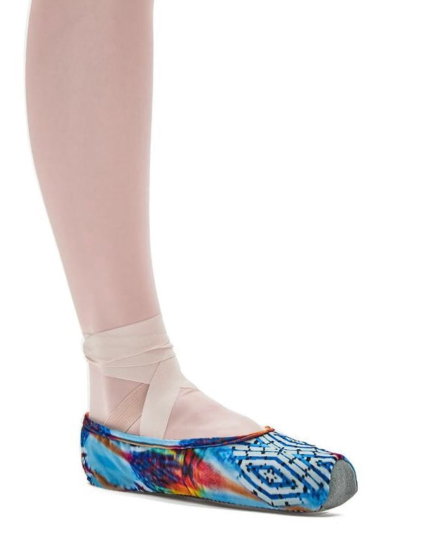 So Danca - Pointe Shoe Cover With Attached Pre-Sewn Elastics - (AC12) - (GSO)